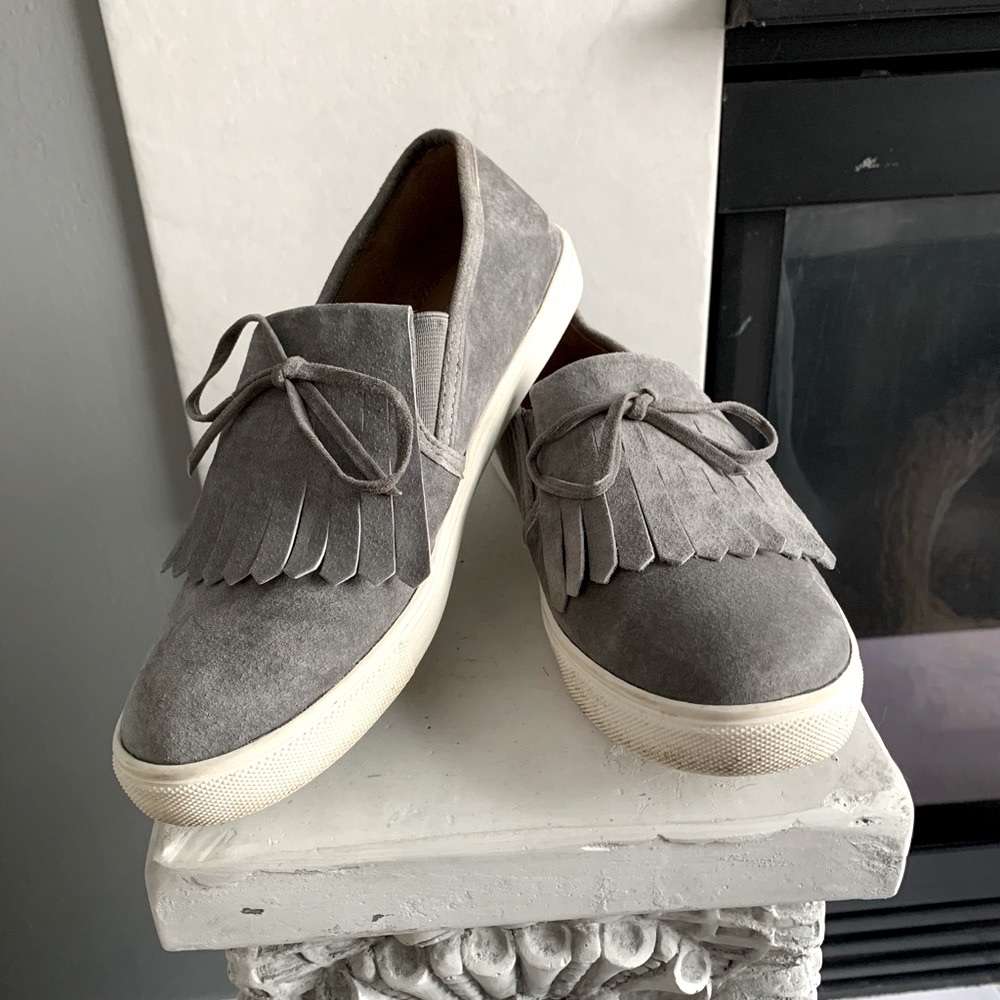 EUC Steve Madden fringe loafers.Sz 8.5